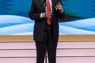 Mr Henry FAN Hung-ling, Chairman of Hospital Authority congratulated all Awardees. Mr Henry FAN Hung-ling, Chairman of Hospital Authority congratulated all Awardees.