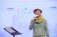 无烟大使区瑞强鼓励戒烟者可多听音乐减压，对抗烟瘾。